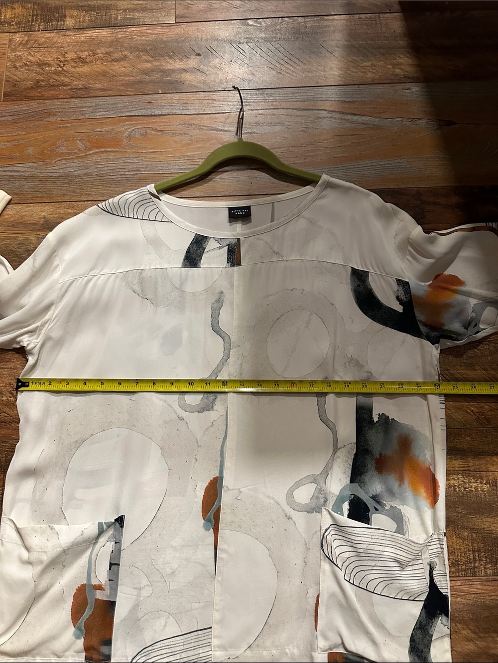 Abstract Print Cream Long-Sleeve Blouse - Picture 5 of 6